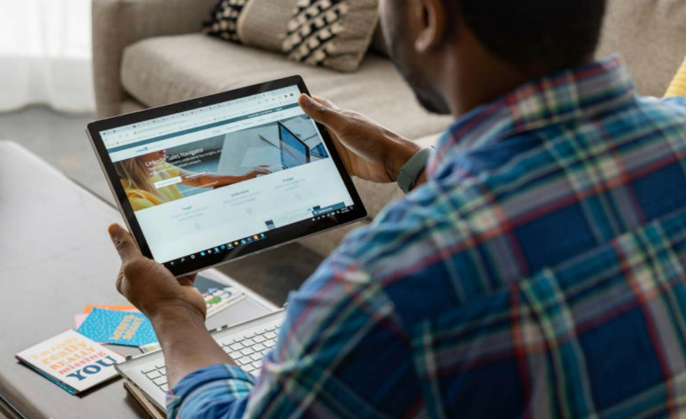 BYOD versus corporate devices-1